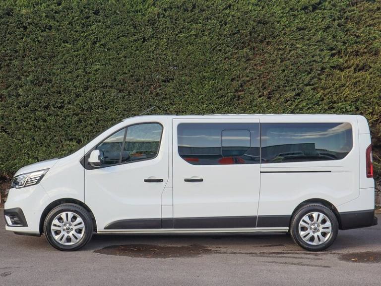 2023 Renault Trafic LL30 Sport Nav 2.0DCI 145BHP L2 LWB 9 SEAT MINIBUS, Rev Cam, Air Con, Cruis M...