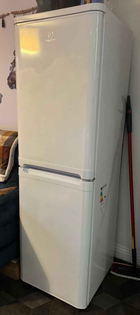 INDESIT IBD 5517 W UK 1 50/50 Fridge Freezer - White