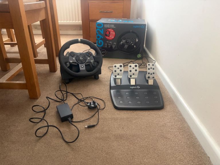 Logitech G920 Racing Wheel and Pedals for Xbox/PC – Good Condition