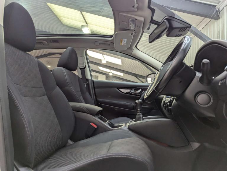 2015 Nissan Qashqai 1.5 Qashqai N-Tec+ dCi 5dr SUV Diesel Manual