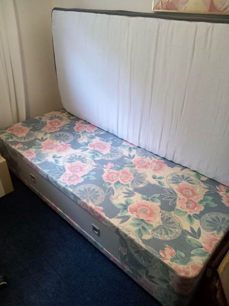 Free single bed with mattress
