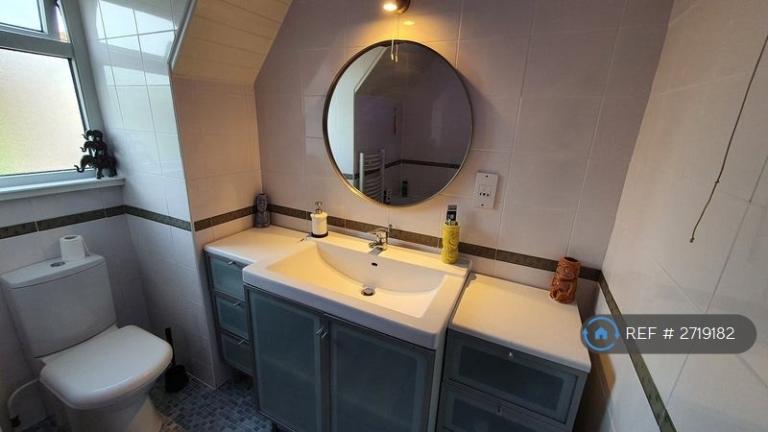 1 bedroom in Burnside Drive, Greater-Manchester-County, M19 (#2719182)