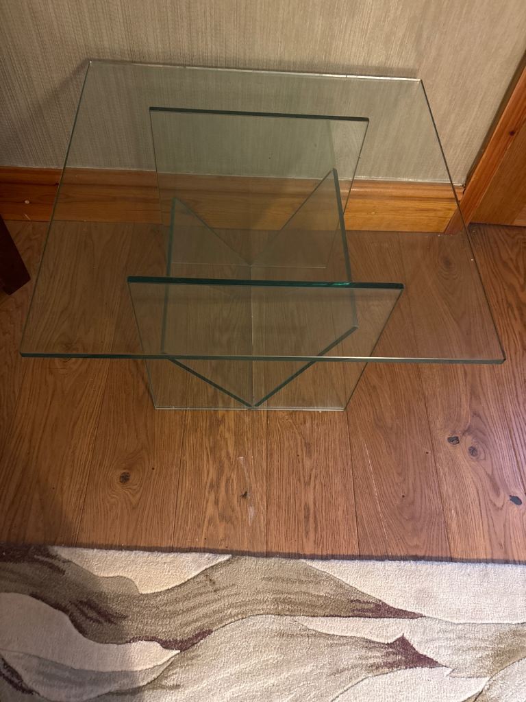 Heavy duty coffee table