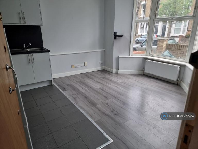 1 bedroom in Bryantwood Road, London, N7 (#3039524)