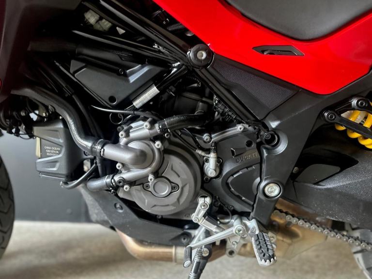 Stunning Low Mileage 2024/24 Ducati Multistrada V2S Motorcycle 