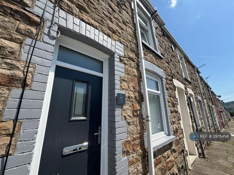 2 bedroom house in Park View, Ebbw Vale, NP23 (2 bed) (#2975454)