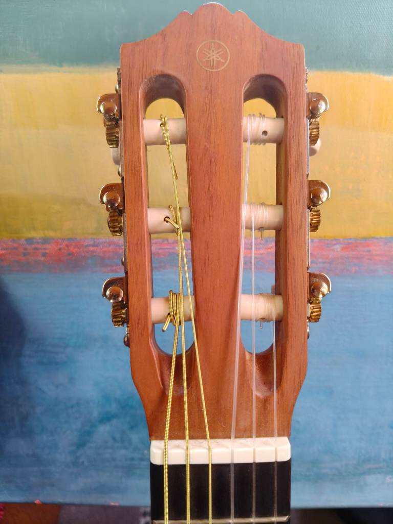 Gitalele Yamaha