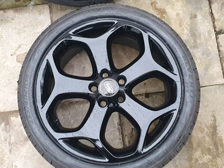 Ford Focus 18" ST Alloy Wheels With Tyres 