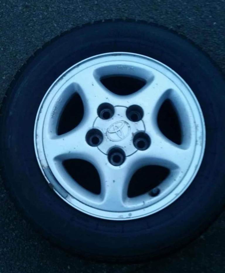 Toyota MR2 alloys with tyres