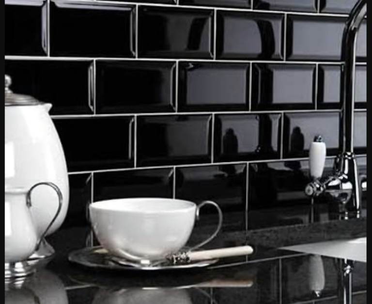 Black metro tile gloss