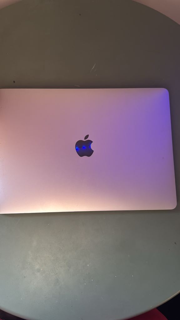 MacBook Pro M1 8gb ram 512 SSD