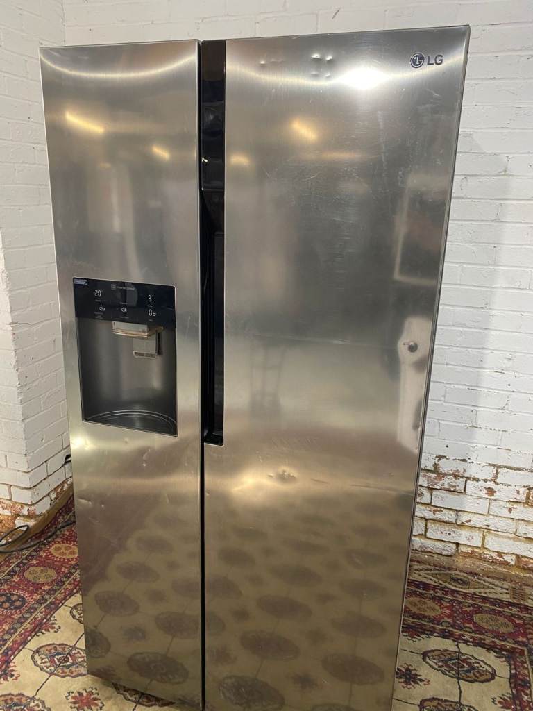 LG Stainless Steel American Double Door Fridge Freezer With Ice maker 