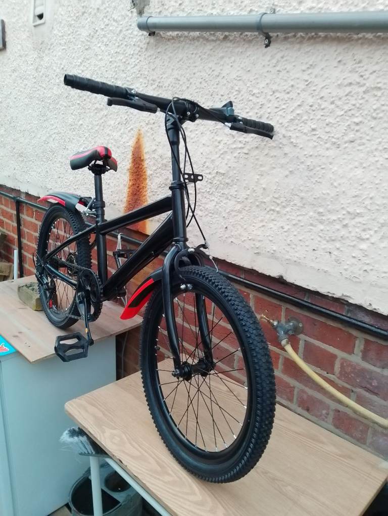 Brand new kid's byke with 7 gears.