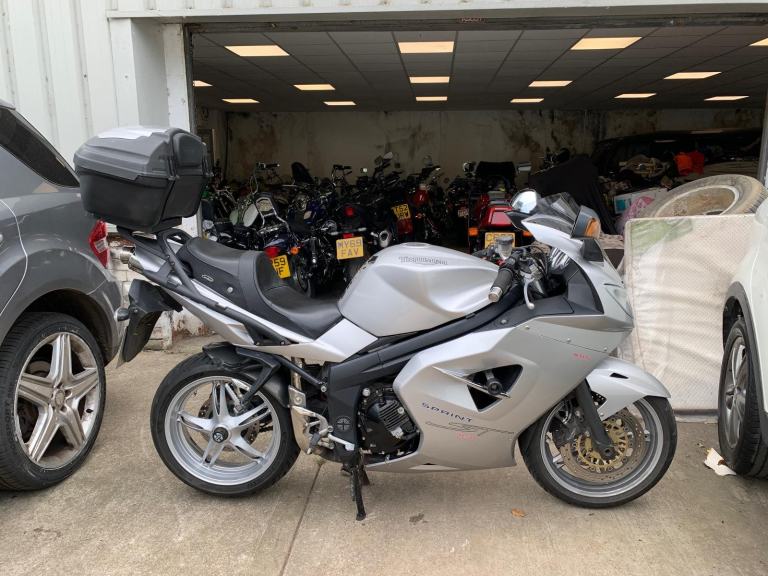 2005 Triumph Sprint ST 1050 TRIPLE (ABS) WITH FULL 3-PIECE LUGGAGE (GREAT PRICE)