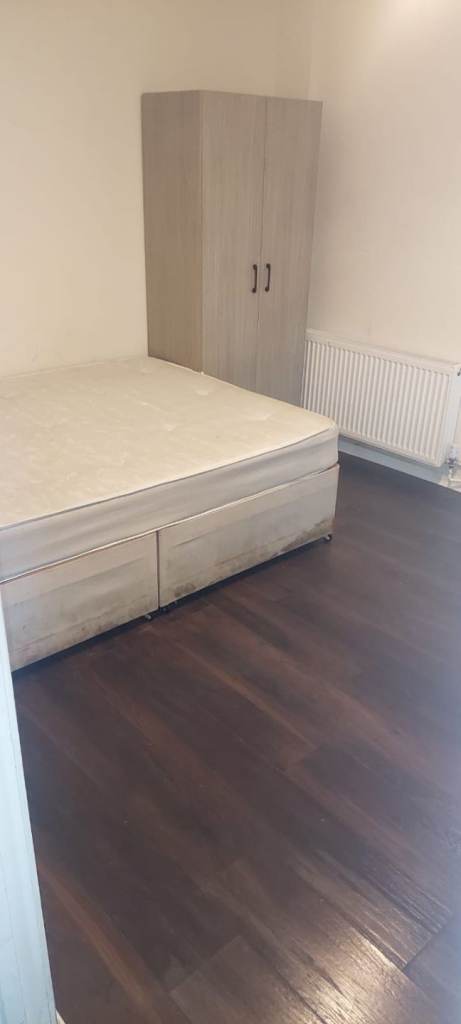 DOUBLE ROOM WOOLWICH UNIVERSAL CREDIT ALLOWED NO DEPOSIT 1100