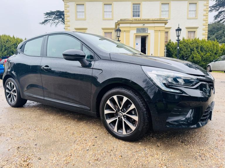 2022 Renault Clio 1.6 E-TECH full hybrid 145 Evolution 5dr Auto HATCHBACK Petrol/Electric Hybrid ...