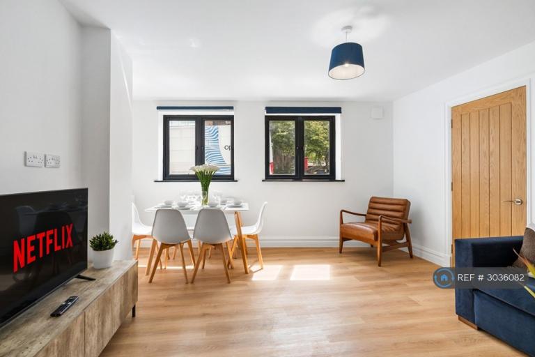 2 bedroom flat in Albion Street, Brighton, BN2 (2 bed) (#3036082)