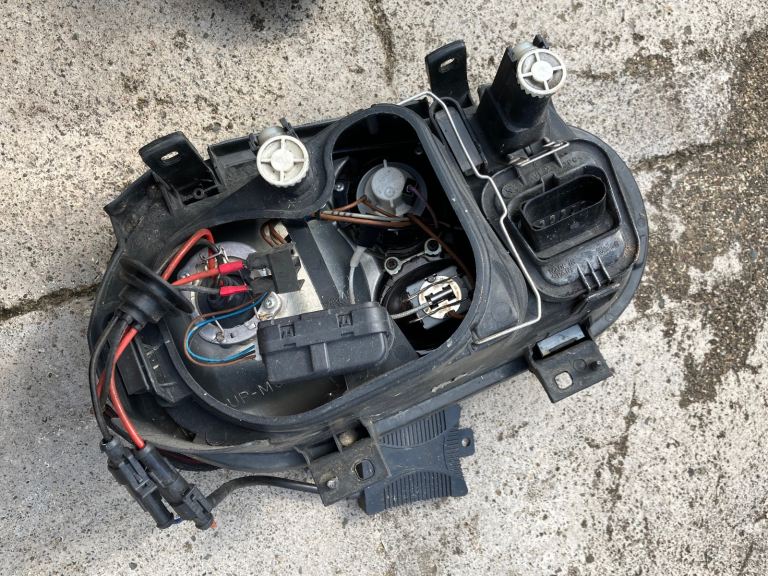 VW Volkswagen MK4 Golf GTi Valeo O/S N/S Pair Front Headlights HID