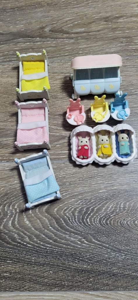 Sylvanian families babies care set 