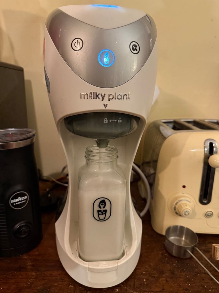 Milky plant milk making machine