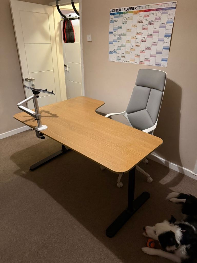 L-shaped desk and laptop holder
