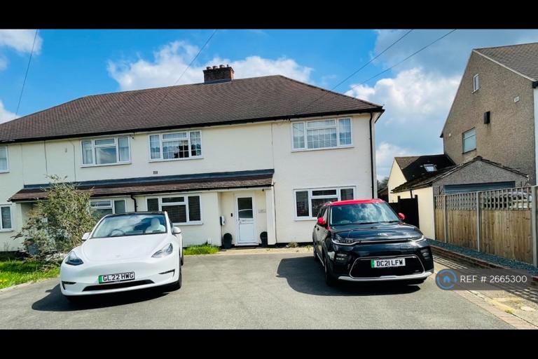 2 bedroom flat in Gresham Avenue, Warlingham, CR6 (2 bed) (#2665300)