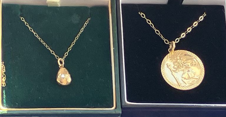 Ladies Jewellery 2x9ct Gold Necklaces 1x saint Christopher’s medal & 1x9ct gold nugget 375. 