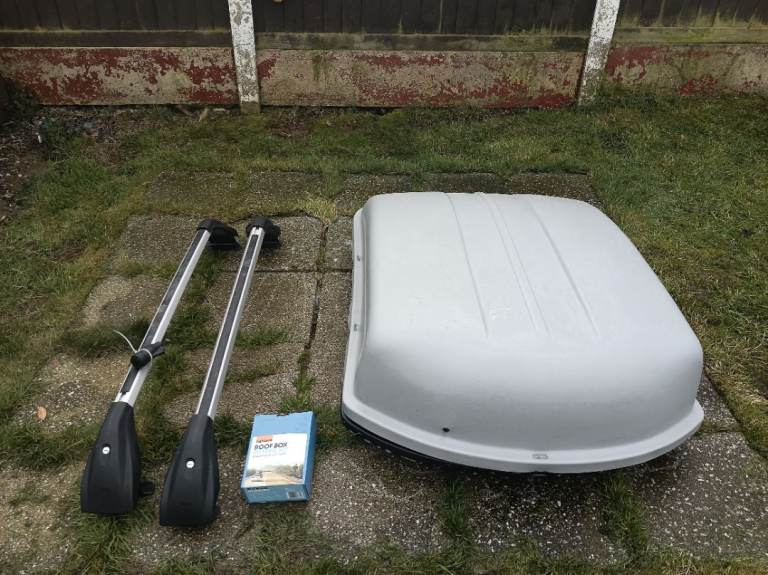 Roof Box / Mounts/ Ford roof bars / 