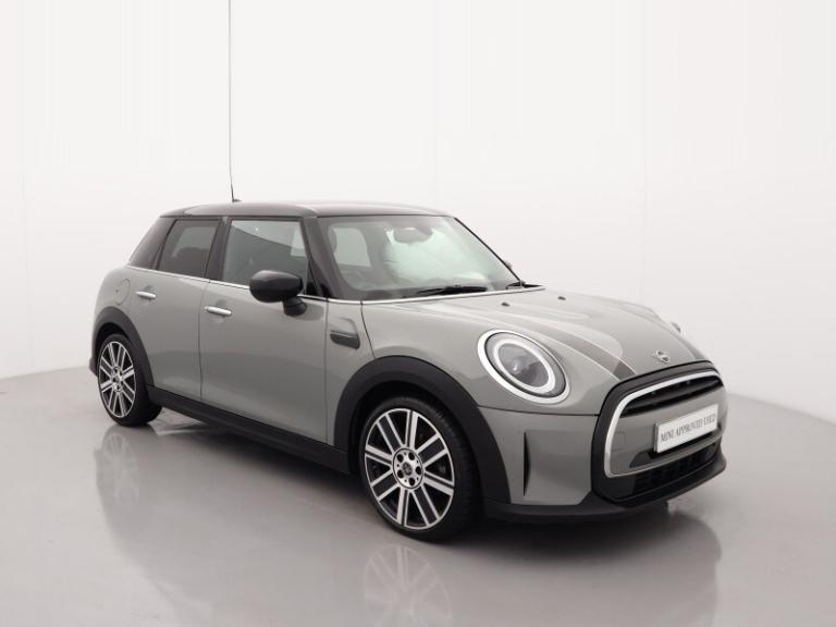 MINI HATCHBACK 1.5 Cooper Exclusive 5dr Auto