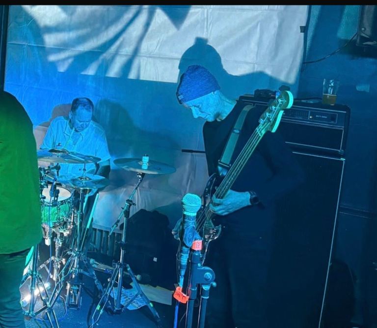 Lead Guitarist wanted  