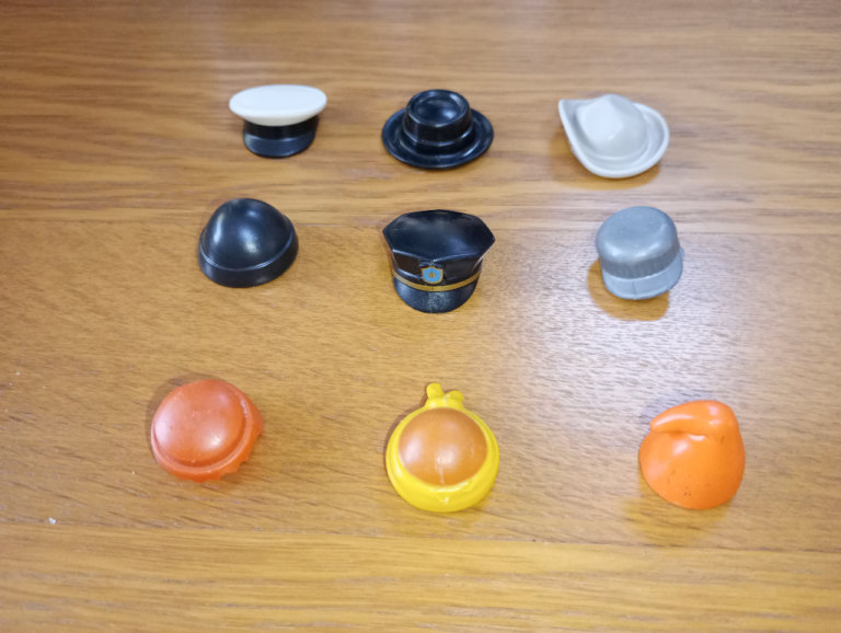 Playmobil hat selection (9 items)