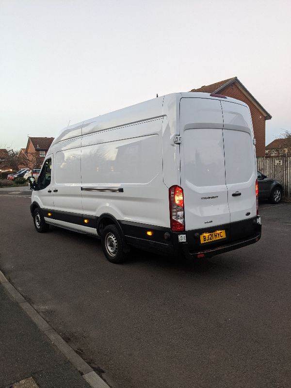 Ford Transit 350 Eco Blue hybrid 