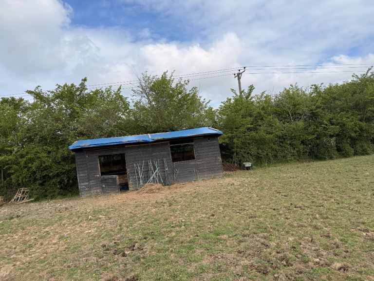 Large field shelter 