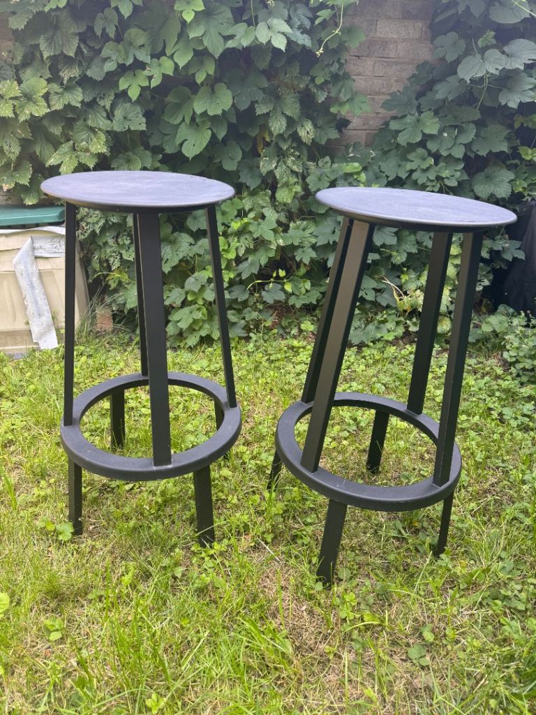 Pair of Black Metal Bar Stools – Good Condition