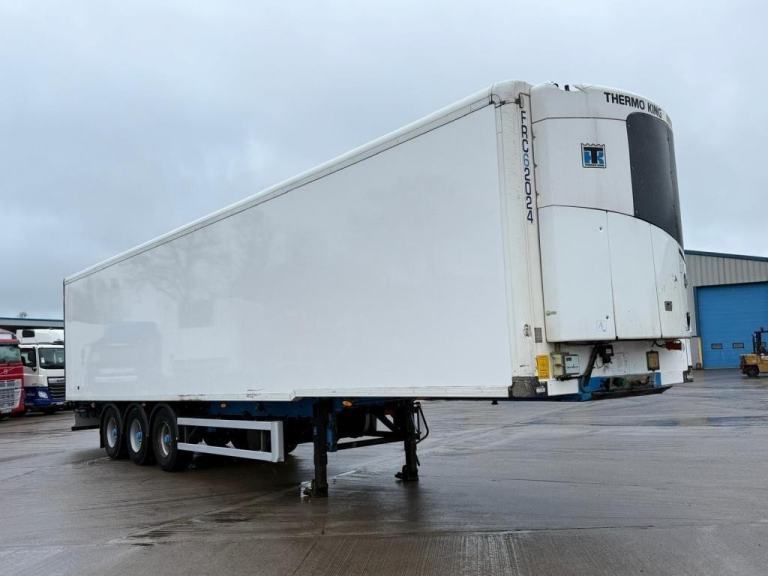 GRAY & ADAMS TWIN EVAP FRIDGE TRI AXLE TRAILER