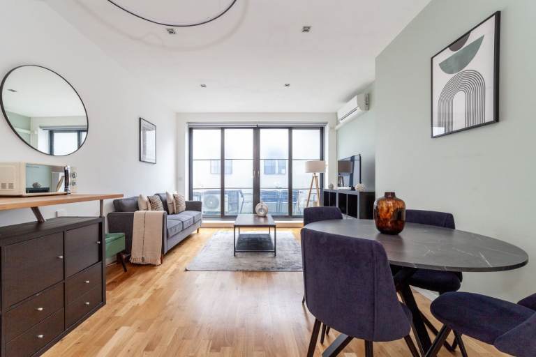 🏙️ MODERN 2-BED W/ TERRACE | LONG-TERM | COMPANY LETS WELCOME – CAMDEN NW5