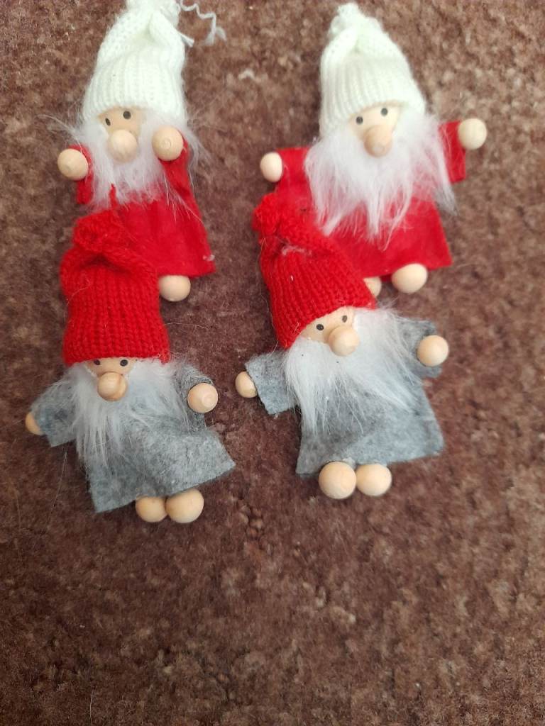 4 small Xmas gonks 