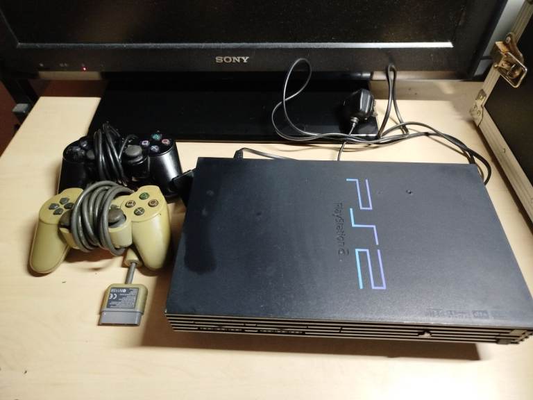 Ps2 with two controllers 