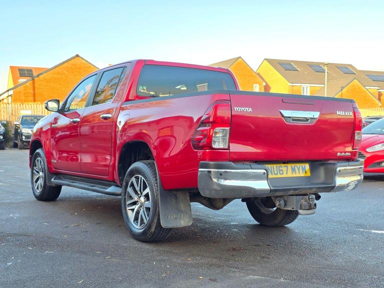 2017 Toyota Hilux Invincible D/Cab Pick Up 2.4 D-4D PICK UP DIESEL Manual