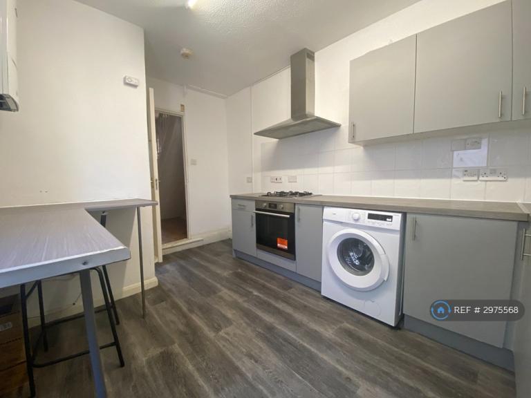 4 bedroom house in Greenbank Road, Greenbank, Bristol, BS5 (4 bed) (#2975568)