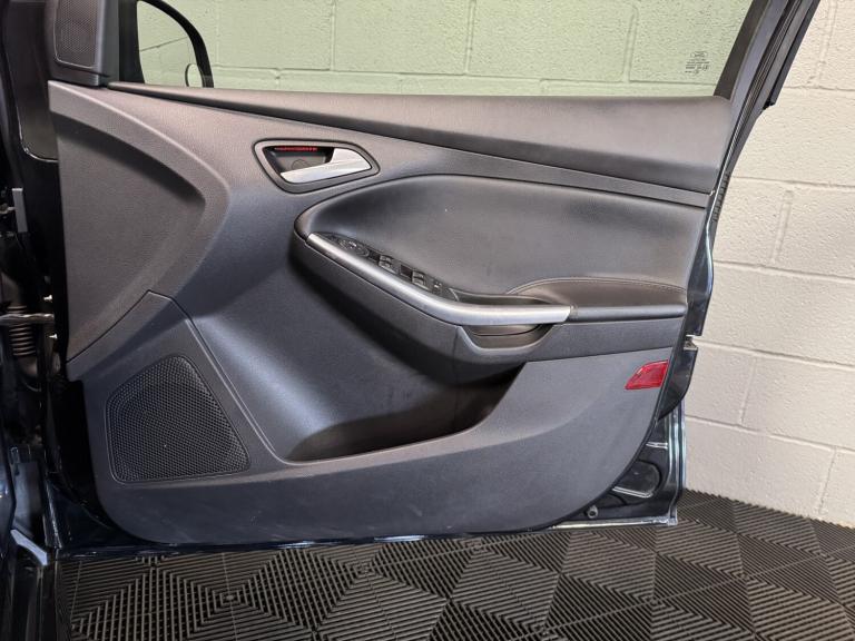 FORD FOCUS 2.0 T EcoBoost ST-3 Black Manual Petrol 2013