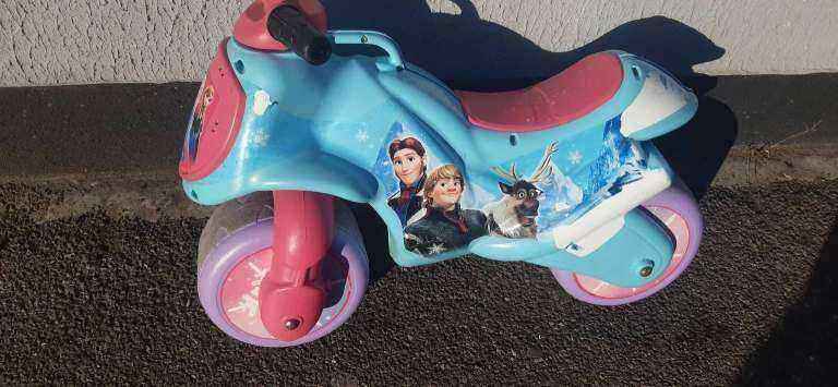 Frozen toddler balance bike motorbike style / ride-on for children.