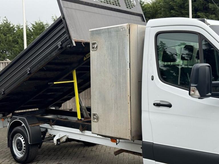 2022 Mercedes-Benz Sprinter 3.5t Progressive Chassis Cab CHASSIS CAB DIESEL Manual