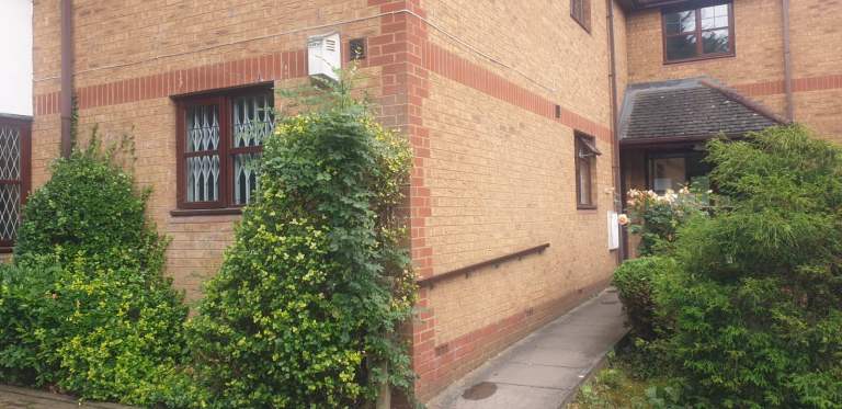 NEWLY REFURBISHED 2 BED | GROUND FLOOR FALT NEAR NORTH LONDON GRAMMER SCHOOL