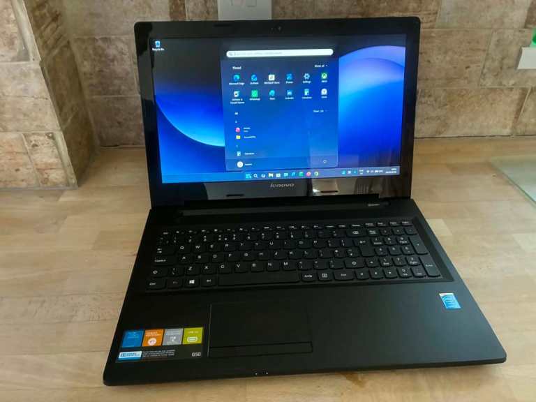 Lenovo 15.6" THIN Laptop WIN 11/Activated Office, i3, 8Gb Ram, MINT condition