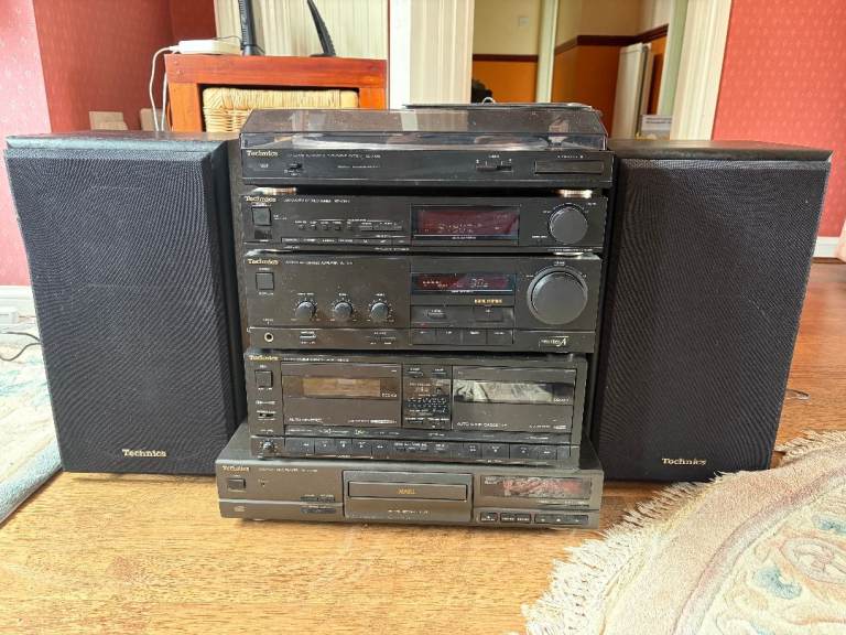 Technics Stereo Hi-Fi System with Turntable and Speakers