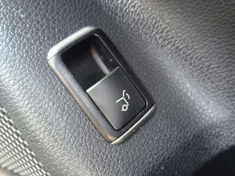 2016 Mercedes-Benz GLA GLA 220d 4Matic AMG Line 5dr Auto [Prem Plus] ESTATE DIESEL Automatic