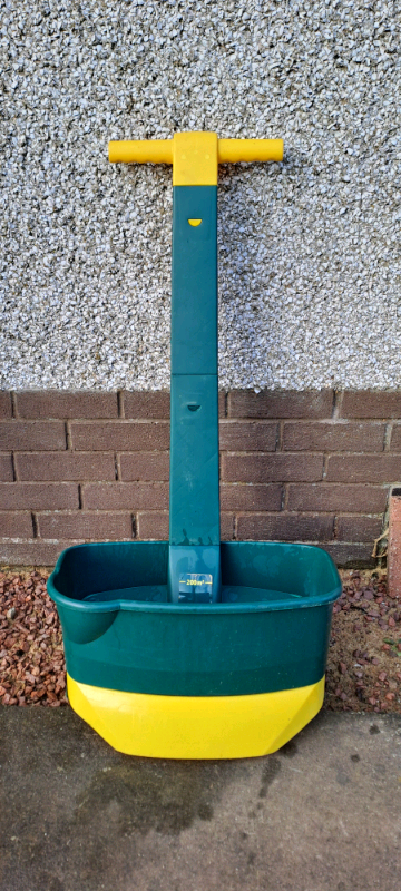 Evergreen Seed/Fertiliser spreader.