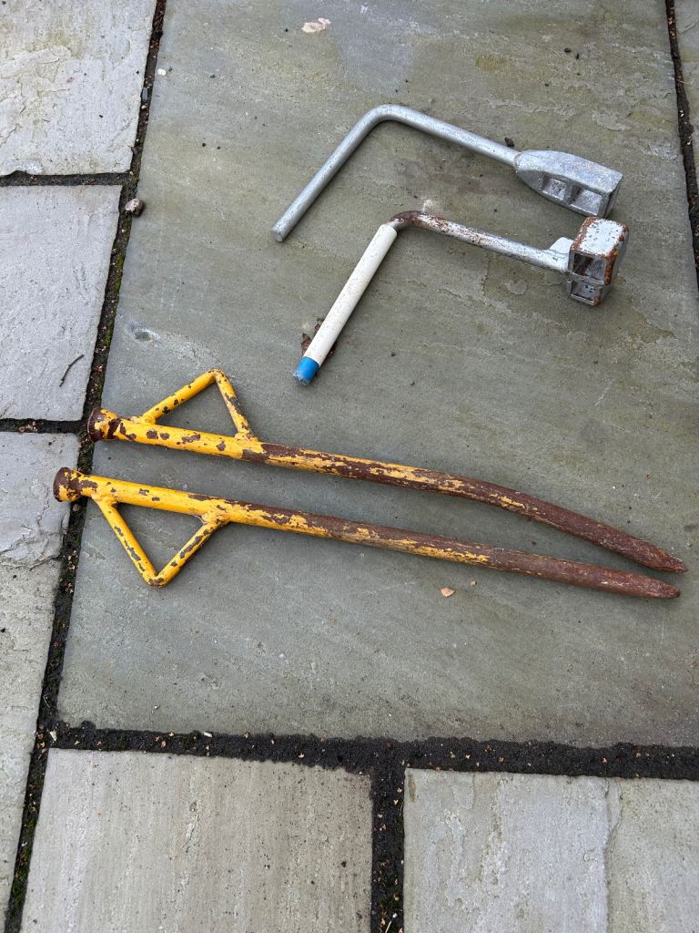 REDUCED Boat ground anchors and windless’s