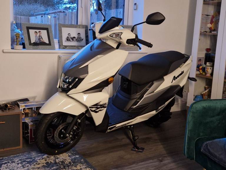 Suzuki, AVENIS, 2025, 124 (cc) just 350 miles!